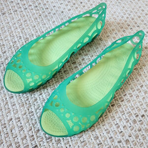 Crocs Adrina Womens 10 Green Jelly Shoe Peep Toe Flats Waterproof Cutout Circles